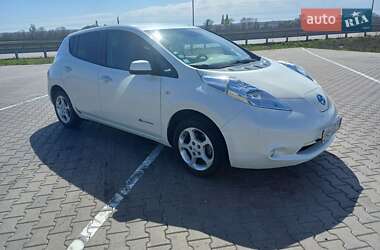 Хэтчбек Nissan Leaf 2017 в 