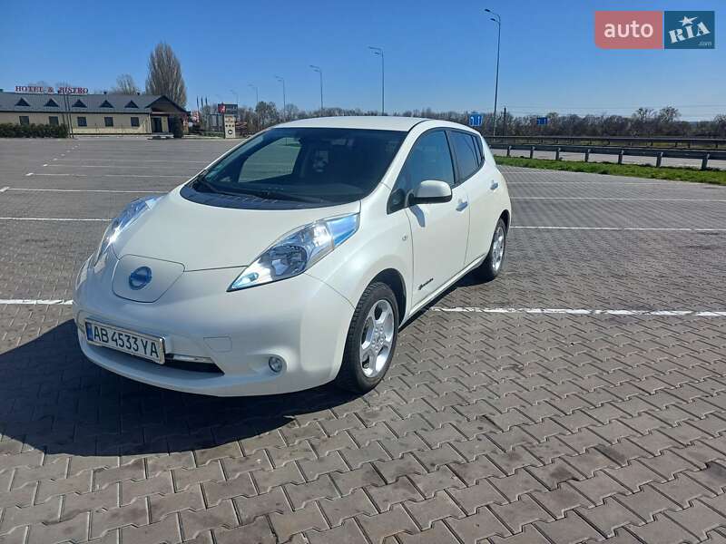Хэтчбек Nissan Leaf 2017 в 