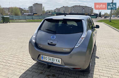 Хэтчбек Nissan Leaf 2015 в 