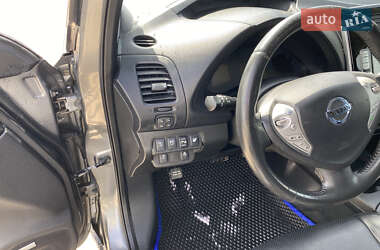 Хэтчбек Nissan Leaf 2015 в 
