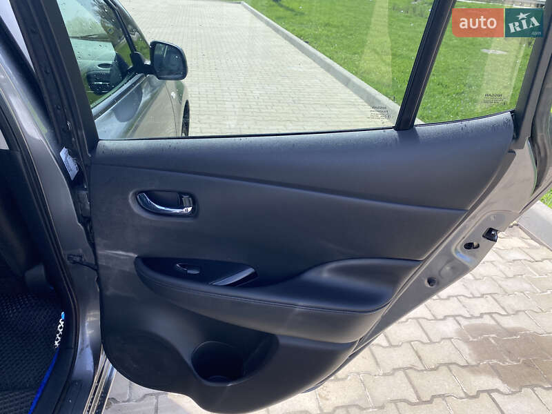 Хетчбек Nissan Leaf 2015 в Ланівці