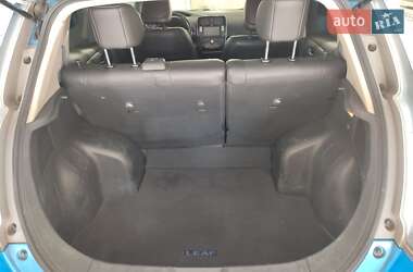 Хэтчбек Nissan Leaf 2013 в 