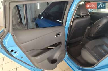 Хэтчбек Nissan Leaf 2013 в 