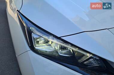 Хэтчбек Nissan Leaf 2019 в 