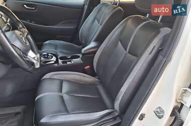 Хэтчбек Nissan Leaf 2019 в 