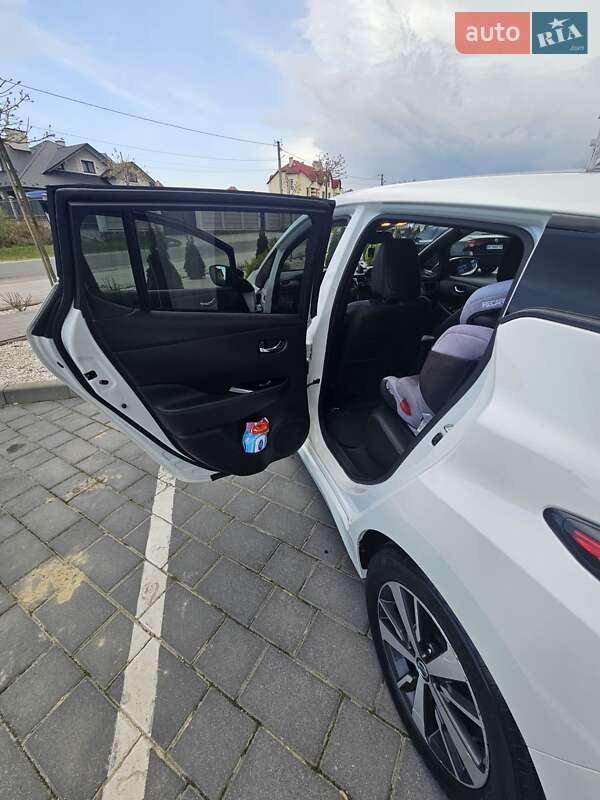 Хэтчбек Nissan Leaf 2018 в Трускавце