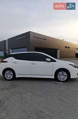 Хэтчбек Nissan Leaf 2021 в 