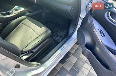 Хетчбек Nissan Leaf 2014 в 