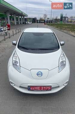 Хэтчбек Nissan Leaf 2014 в 