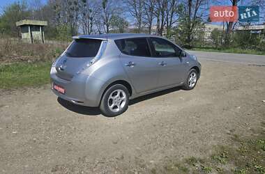 Хэтчбек Nissan Leaf 2016 в 