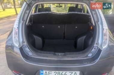 Хетчбек Nissan Leaf 2013 в 