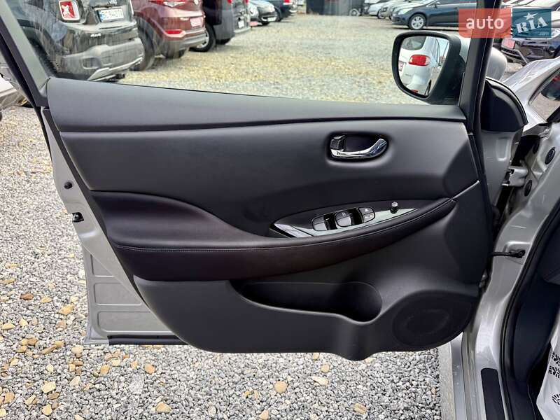 Хетчбек Nissan Leaf 2020 в Самборі