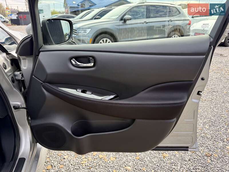 Хетчбек Nissan Leaf 2020 в Самборі