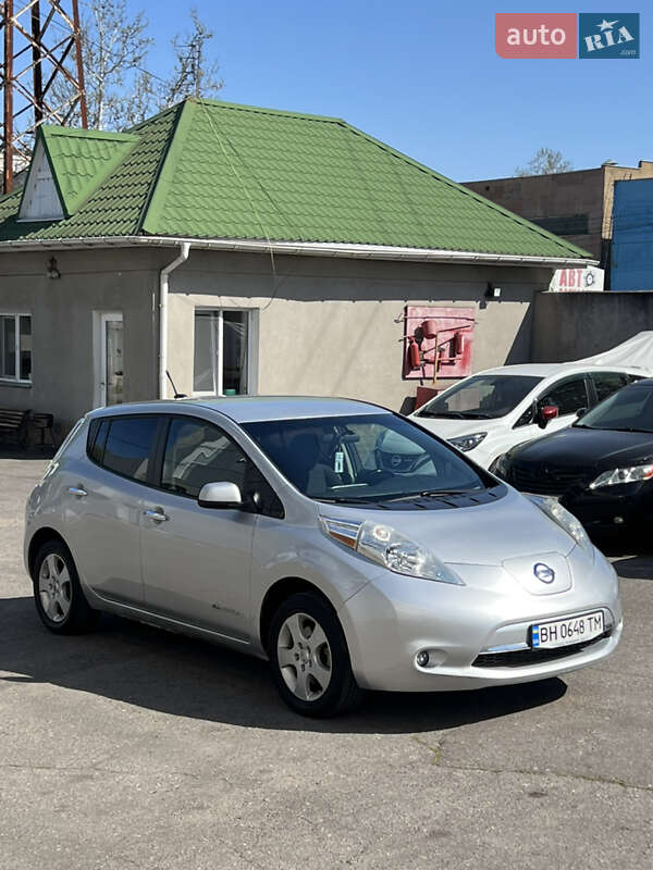Хетчбек Nissan Leaf 2014 в Одесі