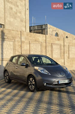 Хэтчбек Nissan Leaf 2015 в 