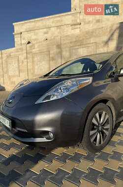 Хэтчбек Nissan Leaf 2015 в 