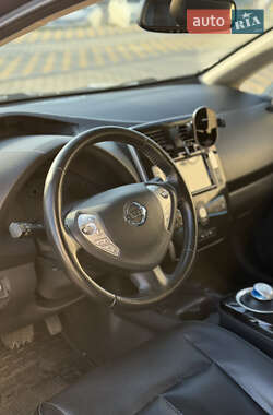 Хэтчбек Nissan Leaf 2015 в 