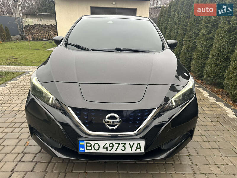 Хэтчбек Nissan Leaf 2018 в 
