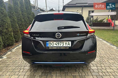 Хэтчбек Nissan Leaf 2018 в 