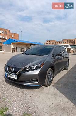 Хэтчбек Nissan Leaf 2022 в 