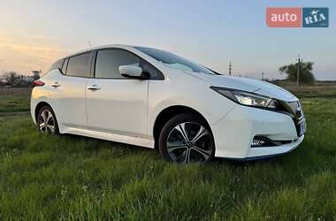 Хэтчбек Nissan Leaf 2020 в 