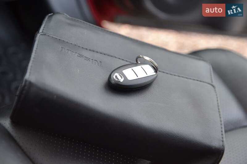 Хетчбек Nissan Leaf 2014 в Луцьку