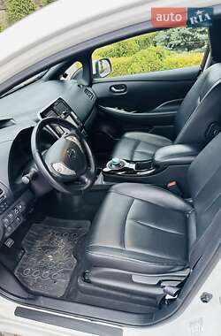 Хэтчбек Nissan Leaf 2014 в 
