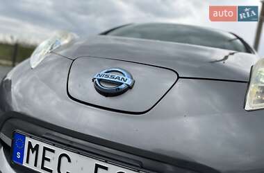 Хэтчбек Nissan Leaf 2015 в 
