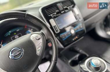 Хэтчбек Nissan Leaf 2015 в 
