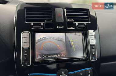 Хэтчбек Nissan Leaf 2015 в 