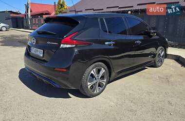 Хэтчбек Nissan Leaf 2018 в 