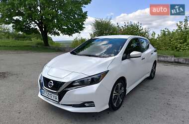 Хэтчбек Nissan Leaf 2021 в 