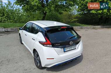 Хэтчбек Nissan Leaf 2021 в 