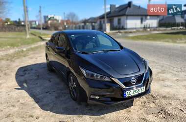 Хэтчбек Nissan Leaf 2018 в 