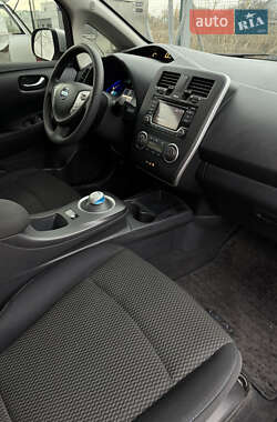 Хэтчбек Nissan Leaf 2016 в 