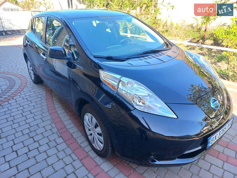 Хэтчбек Nissan Leaf 2015 в Летичеве