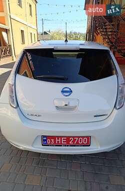 Хэтчбек Nissan Leaf 2016 в 