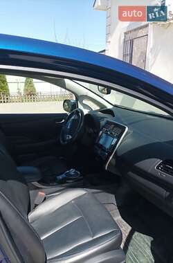 Хэтчбек Nissan Leaf 2016 в 