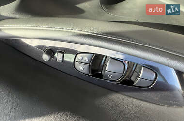 Хетчбек Nissan Leaf 2015 в 