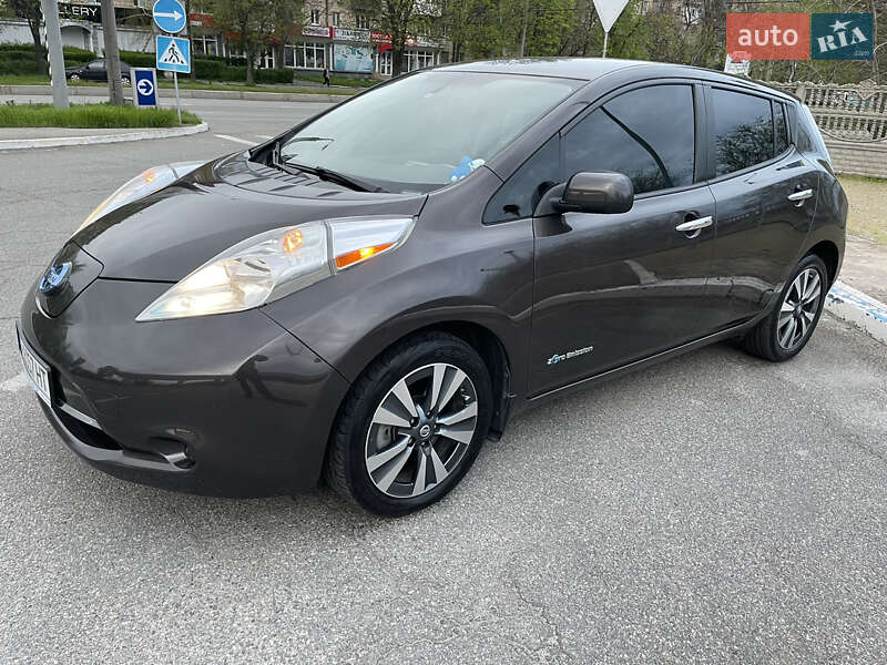 Хетчбек Nissan Leaf 2016 в Запоріжжі