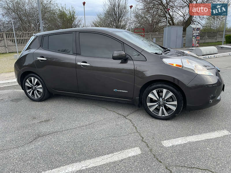 Хетчбек Nissan Leaf 2016 в Запоріжжі