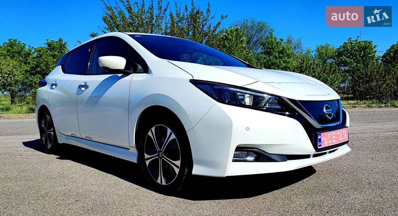 Хэтчбек Nissan Leaf 2020 в 