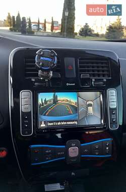 Хэтчбек Nissan Leaf 2014 в 