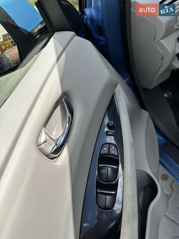Хетчбек Nissan Leaf 2013 в Трускавці