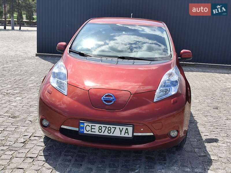 Хэтчбек Nissan Leaf 2012 в Кельменцах