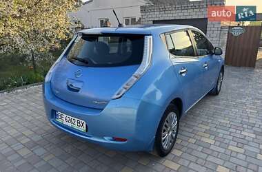 Хэтчбек Nissan Leaf 2014 в 
