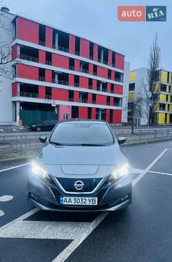 Хэтчбек Nissan Leaf 2018 в Киеве