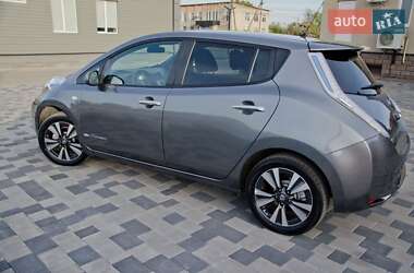 Хэтчбек Nissan Leaf 2017 в 
