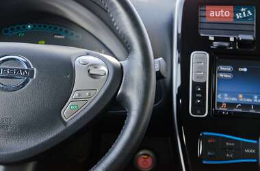 Хэтчбек Nissan Leaf 2017 в 
