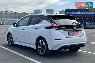 Хэтчбек Nissan Leaf 2019 в 